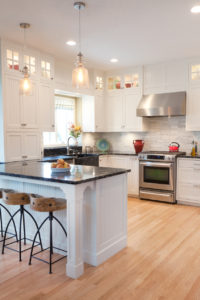 Contemporary Classic Open Concept Kitchen Design with Dinning Area