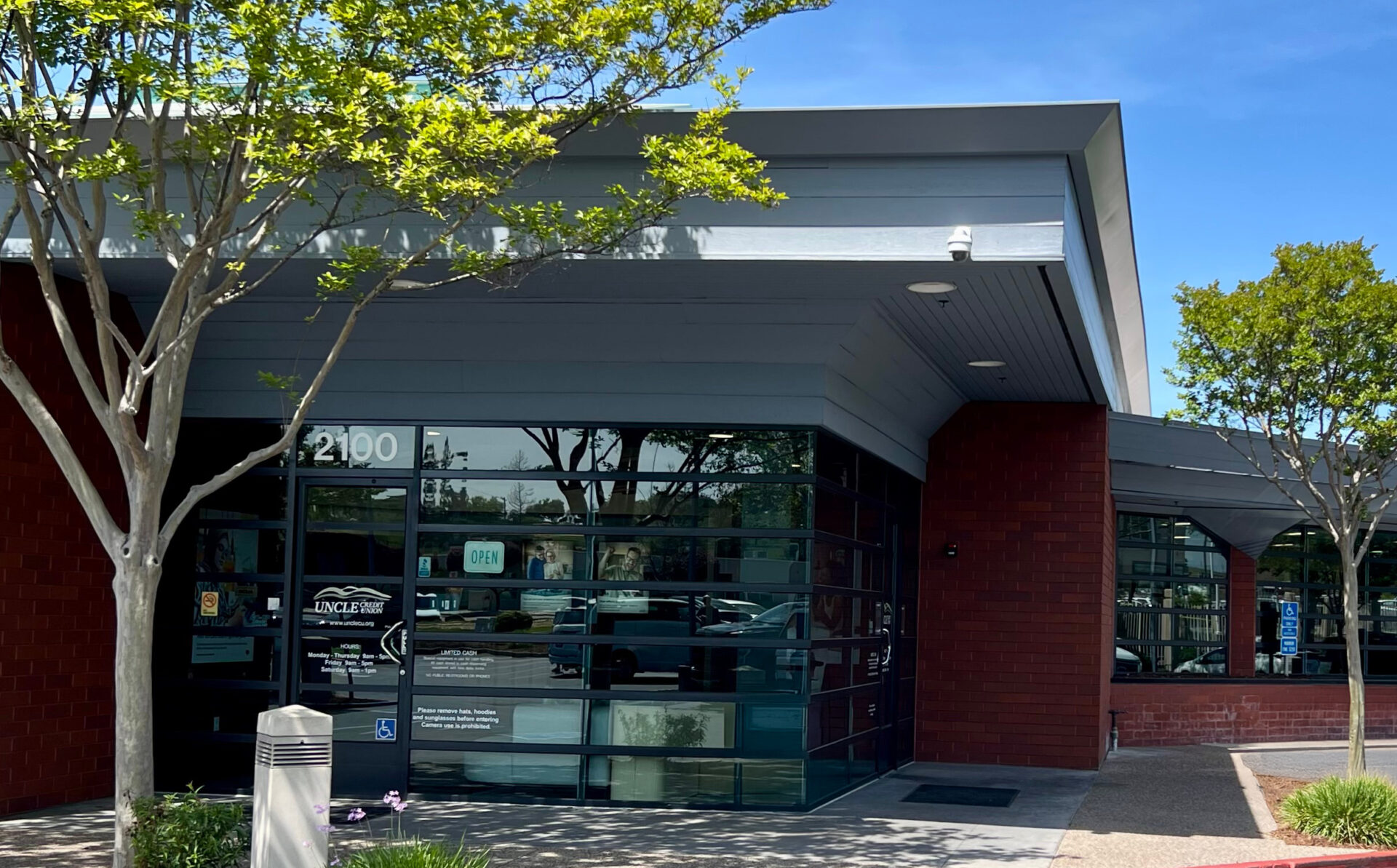 Front of UNCLE Credit Union in Livermore, CA
